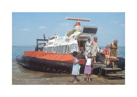 9056- Isle Of Wight Hovercraft - Framers, Picture Framing and Gallery