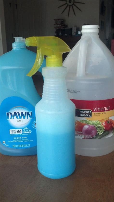 Homemade Bathroom Cleaner Equal parts BLUE Dawn & vinegar Heat vinegar