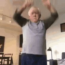 Leslie Jordan Gif - IceGif