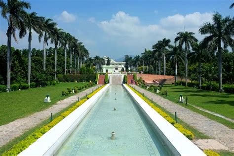 Tourist Destinations in Chandigarh for Free | Sightseeing In Chandigarh | Times of India Travel