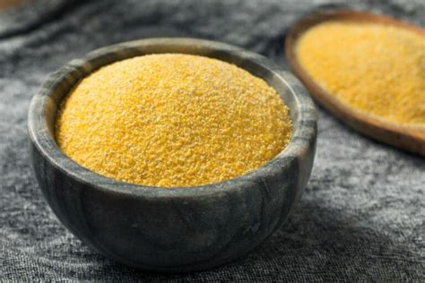 15 Best Substitute for Cornmeal You Already Have At Home