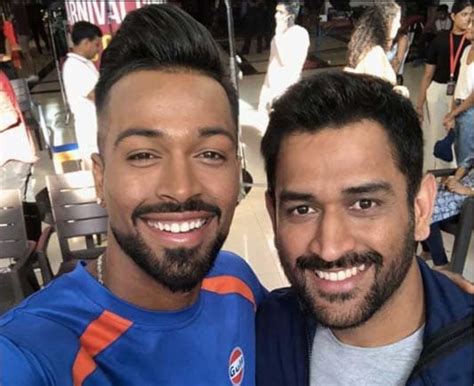 MS Dhoni And Hardik Pandya Dance In A Party With Badshah