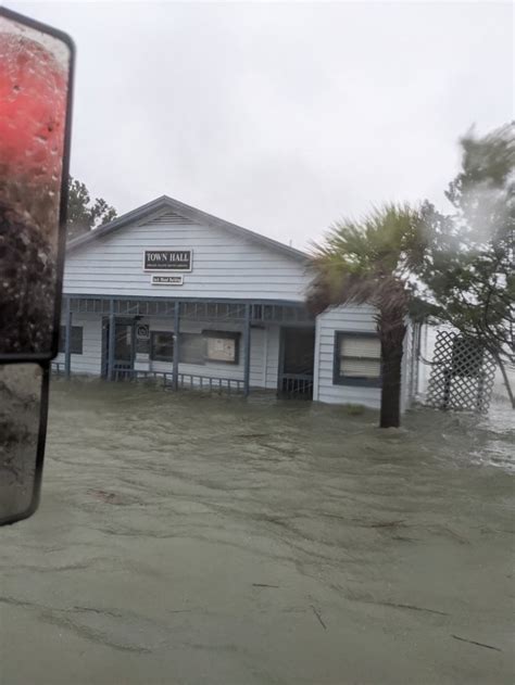 South Carolina pier collapses as Hurricane Ian batters coast | WRBL