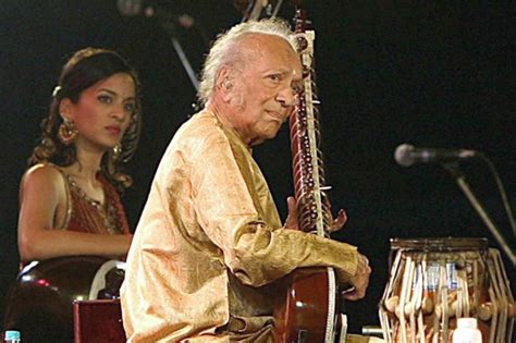 Norah Jones mourns for "genius" father Ravi Shankar