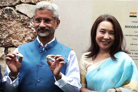 S jaishankar | S Jaishankar's Japan-origin wife Kyoko, daughter Medha Jaishankar, all you need ...