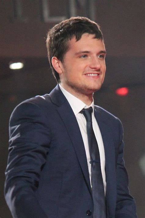 Josh Hutcherson London Mockingjay premiere 11/10/14 | Josh hutcherson ...