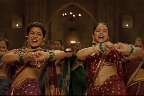 Bajirao Mastani song ‘Pinga’: 5 Reasons why 'Dola Re' was better