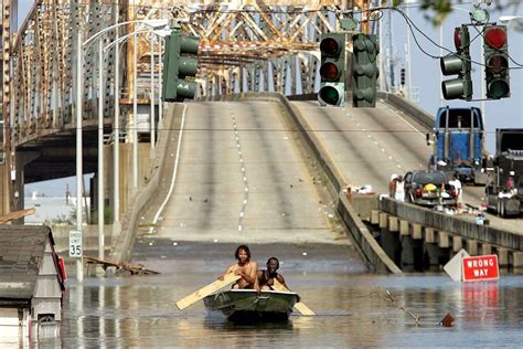 Hurricane Katrina - When the levees broke © Mario Tama | Hurricane katrina, New orleans ...