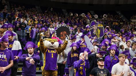 LSU Football: 2022 early ranked teams on next year’s schedule