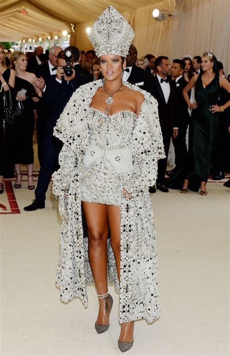 Rihanna – MET Gala 2018 • CelebMafia