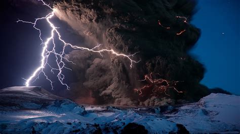 Thunder and Lightning Wallpaper - WallpaperSafari