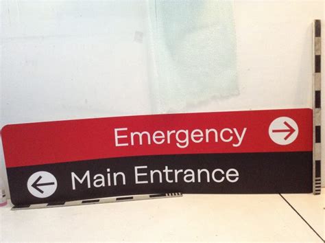 Hospital Sign “Emergency, Main Entrance” – PropCo