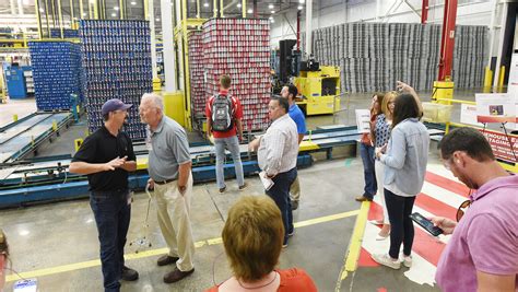 Anheuser-Busch shows how recycling boosts its manufacturing