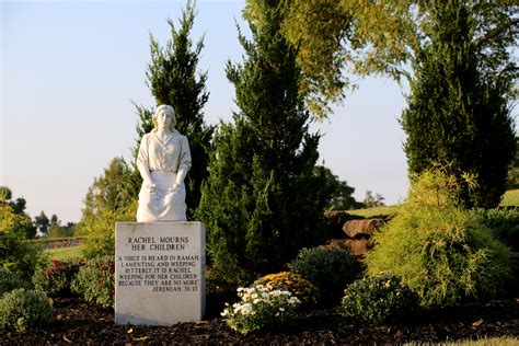 Gate Of Heaven Cemetery observes national day of remembrance – Catholic Telegraph