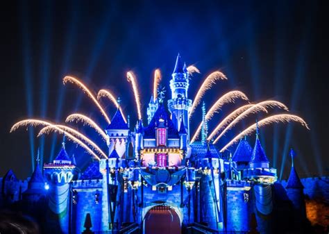 Where to Watch Disneyland Fireworks: Best & Worst Viewing Areas ...