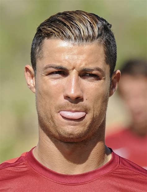 Top 21 Cristiano Ronaldo Hairstyles to Copy