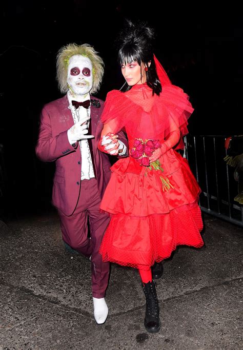 Bella Hadid and The Weeknd's Lydia and Beetlejuice Halloween Costume Is Spot-On (con imágenes ...