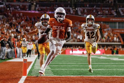 Texas college football rankings: Texas Longhorns rally to stay No. 1