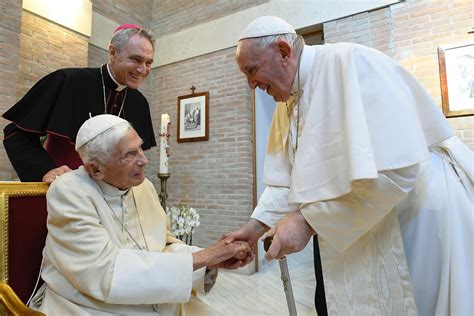 Pope Francis praises ‘fruitful’ theology of Benedict XVI | CBCPNews