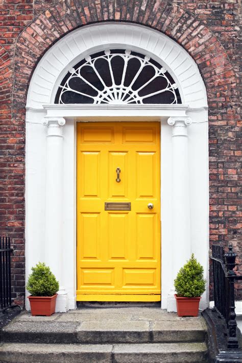 8 Unusual Colors You Haven't Considered For Your Front Door (But ...