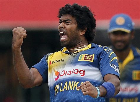 Lasith Malinga faces a lengthy layoff due to knee injury