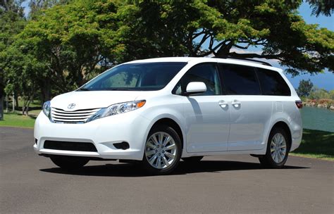 The Car Connection's Best Minivans To Buy 2015