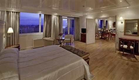 Theoxenia Hotel in Piraeus, Athens | Greeka