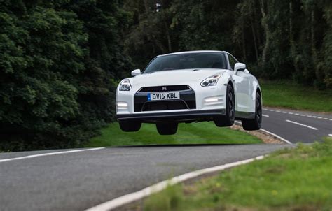 Nissan GT-R Track Edition review - prices, specs and 0-60 time | | evo