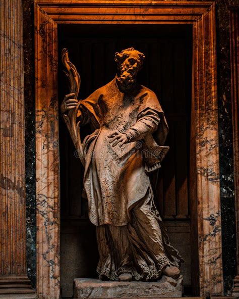 Vertical Shot of the Statues Inside the Pantheon, Rome Editorial ...