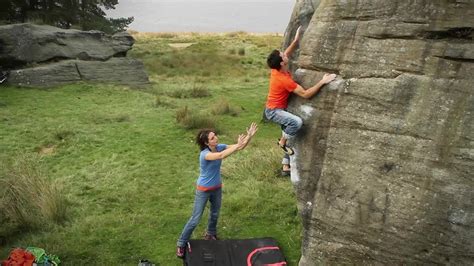 Bouldering skills: how to land safely when bouldering - YouTube