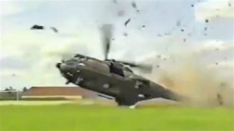 Puma Helicopter terrifying crash - YouTube