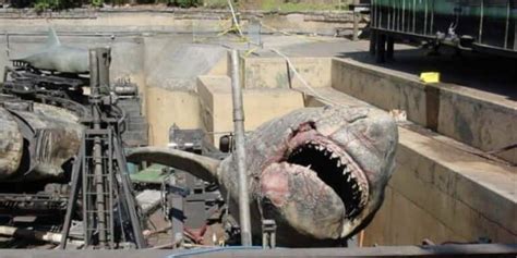 Universal's Destroyed and Extinct Jaws Attraction Photo Will Cause ...