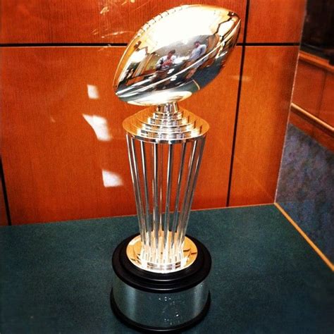 Rose Bowl trophy. | Oregon Ducks | Pinterest | Rose bowl and Oregon ducks