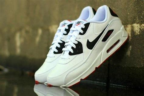 Nike Air Max 90 Leather (Black/White/Red) - Releases