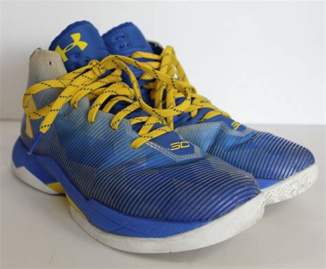 Total 84+ imagen stephen curry basketball shoes - Abzlocal.mx