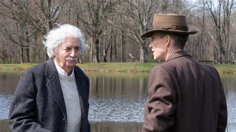 Oppenheimer e quell'incontro mai raccontato tra il protagonista e Einstein