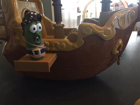 VeggieTales Jonah Pirate Ship