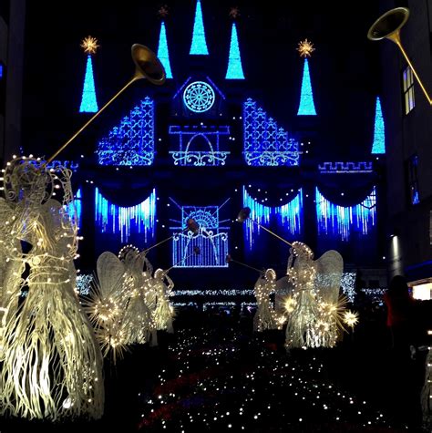 Pearl's Reflection: Saks Fifth Avenue Holiday Lights Show 2015 - New ...