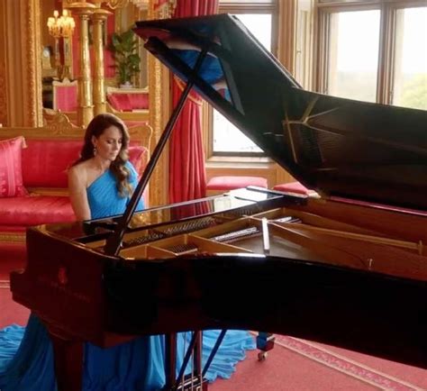 Kate middleton suona il pianoforte per l eurovision song contest di ...