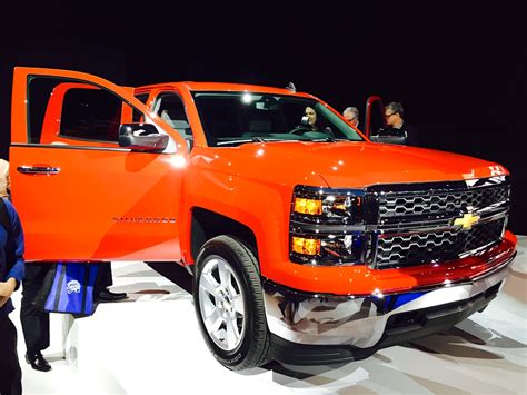 WATCH NOW: 2015 Chevy Silverado Custom LIVE from Chicago - The Fast Lane Truck