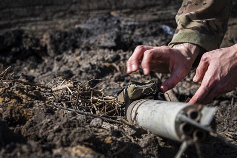 U.S. Air Force on Twitter: "Explosive Ordnance Disposal teams respond to a simulated unexploded ...