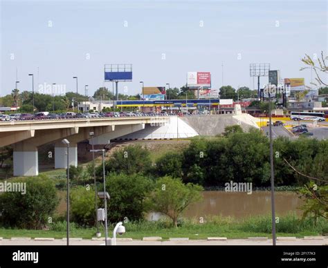 Across the border from laredo hi-res stock photography and images - Alamy