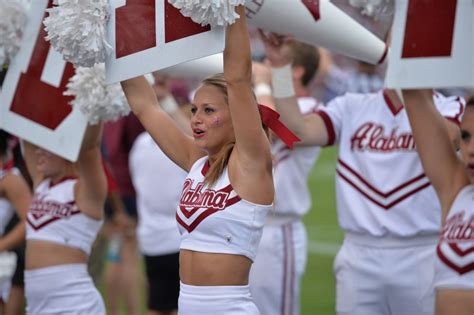 Pictures of Alabama cheerleaders to get you ready for game day