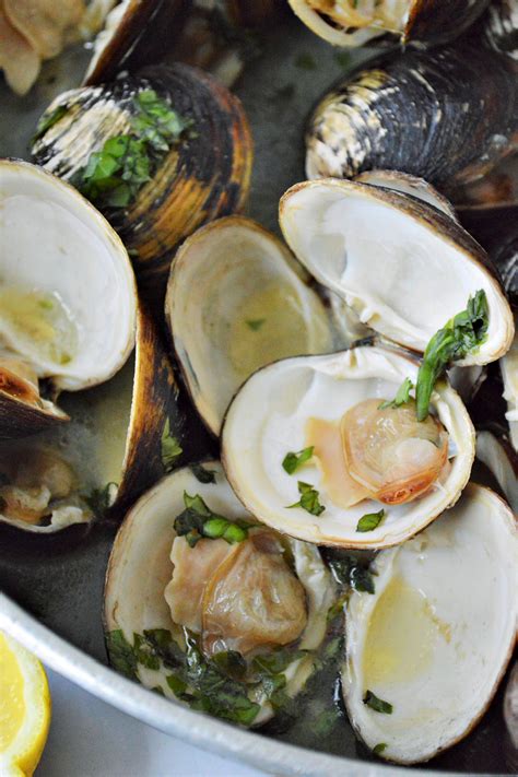 Garlic Butter Clams Recipe - Super Easy Clam Recipe