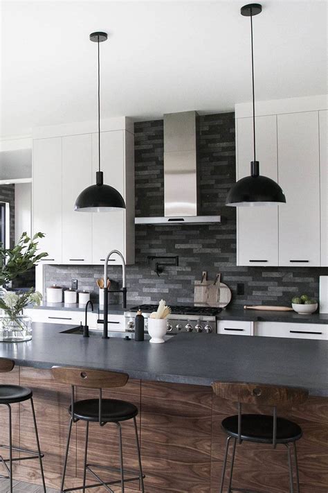 20++ White Cabinets With Black Backsplash - PIMPHOMEE