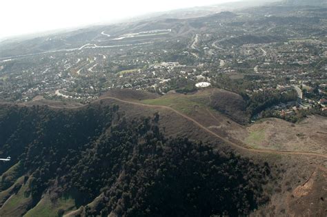 fd12_éléments discontinus: Puente Hills Fault