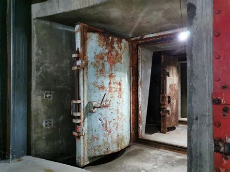 Inside the Survival Condo: The luxury doomsday bunker built for the end ...