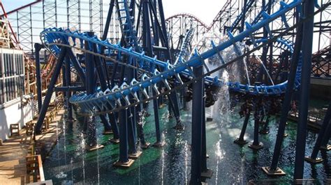 new water fountain - Picture of Blackpool Pleasure Beach, Blackpool ...