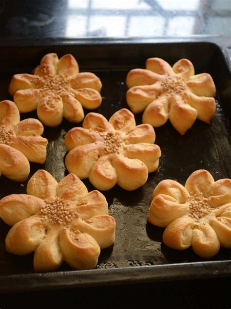 Peynirli Cicek Pogaca/ Turkish Flower Bread Recipe - #BreadBakers – Gayathri's Cook Spot