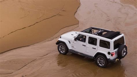 The Jeep Wrangler Is Ditching Its Cheapest Mild Hybrid Option